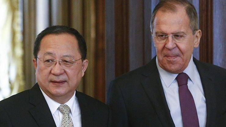 Lavrov, Kuzey Koreye gidiyor