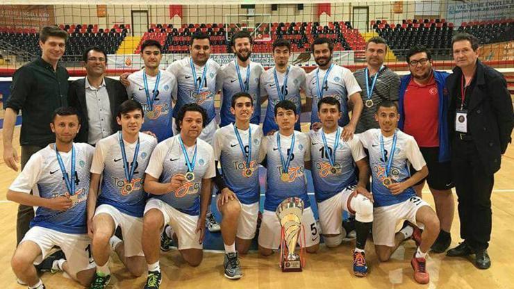 Manavgatlı voleybolcular Türkiye şampiyonu