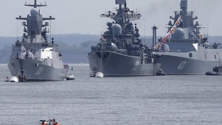 Rus donanması da Suriye kıyılarında