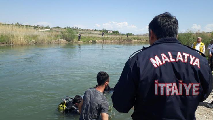 Ayağına ağ dolanınca göle düşen genç boğuldu