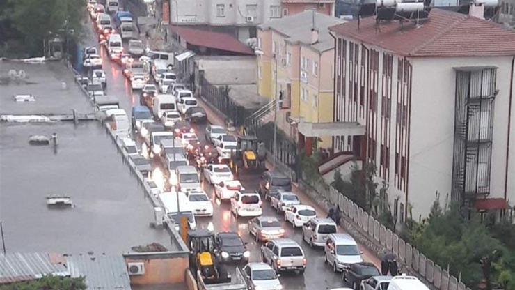 Sağanak hayatı olumsuz etkiledi