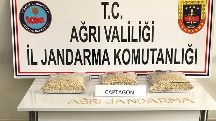 Kaza yapan tırdan 66 bin 562 uyuşturucu hap çıktı