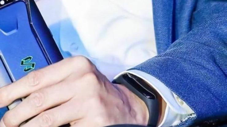İşte merakla beklenen Xiaomi Mi Band 3