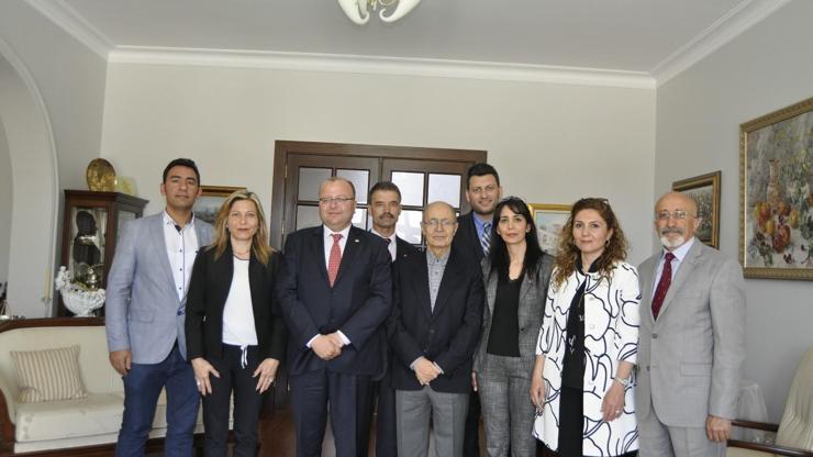 CHPlilerden 10. Cumhurbaşkanı Ahmet Necdet Sezer’e ziyaret