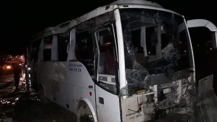 Yolcu midibüsü devrildi: 30 yaralı