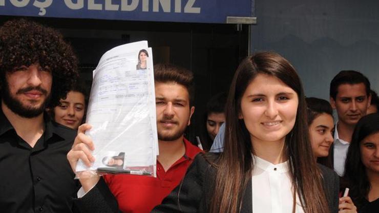 Seçimde bir ilk: Henüz 18 yaşında