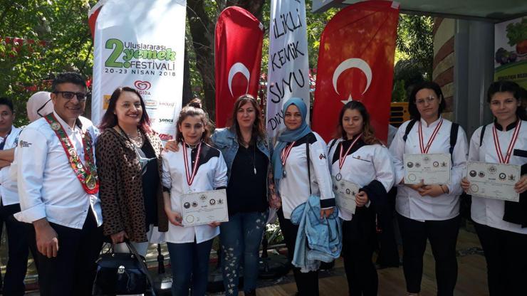 Liseli aşçılar hünerlerini sergiledi