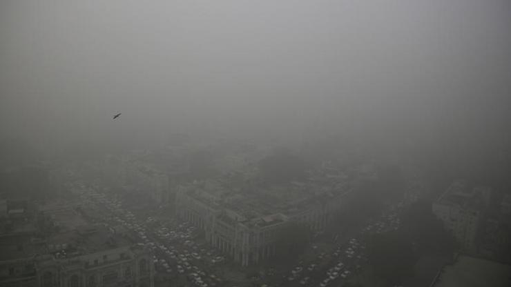 Hindistanda kum fırtınası felaketi: 77 ölü