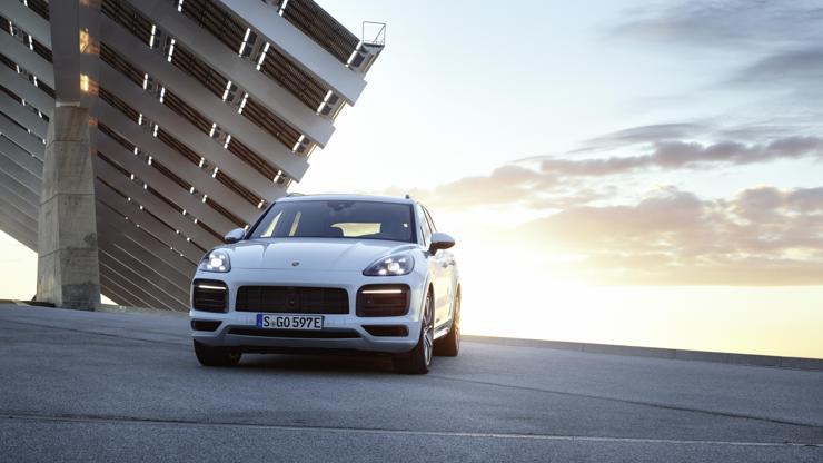 Porsche Cayenne E-Hybrid geliyor