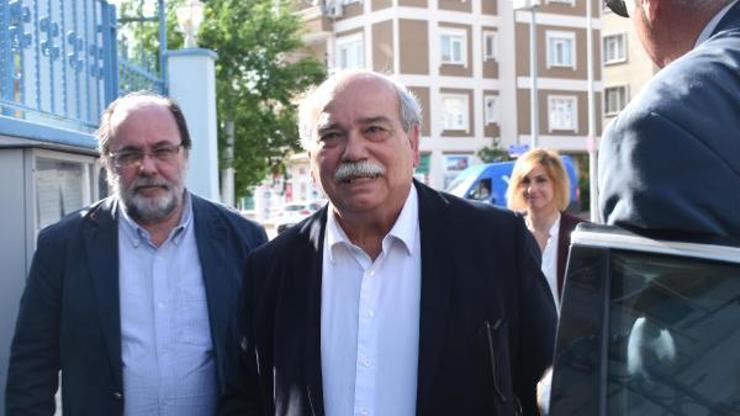 Yunanistan Parlamento Başkanı, tutuklu askerleri ziyaret etti