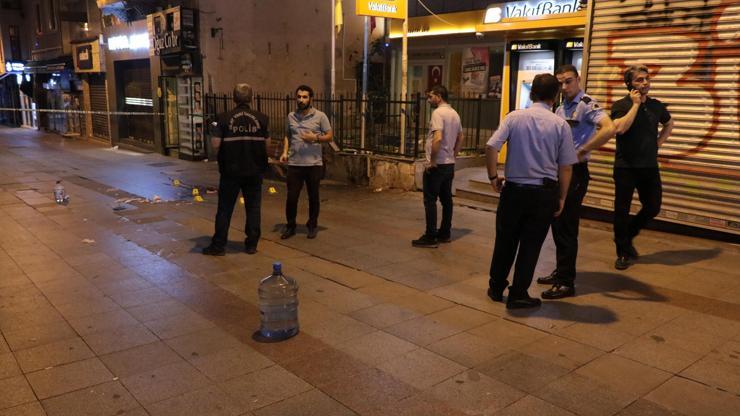 Kadıköyde bıçaklı kavga : 1 yaralı