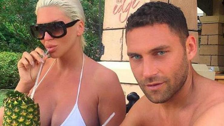 Tosic ailesi Antalyada tatil yapıyor