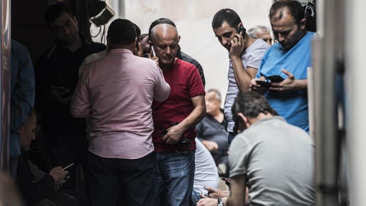 Tahtakalede bazı döviz büroları alım satımı durdurdu