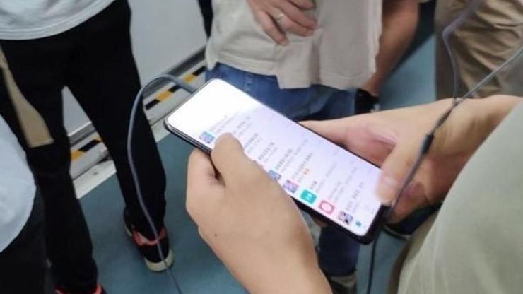 Tam ekranlı Vivo NEX geliyor