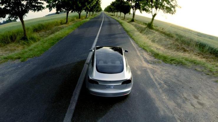 Tesla, borsadan çekilme için komisyon kurdu