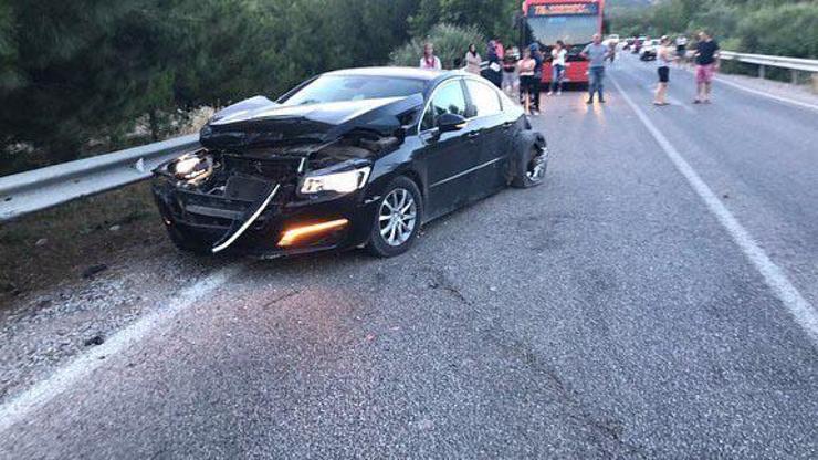İzmirdeki trafik kazasında 1 kişi öldü, 4 kişi yaralandı