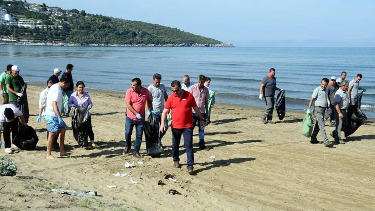 Otel çalışanlarından çevre temizliği