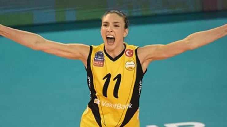 Naz Aydemir Akyoldan voleybola annelik arası