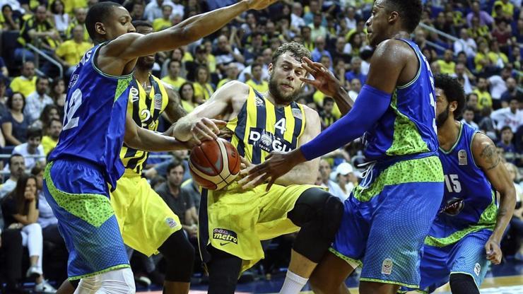 Fenerbahçe Doğuş şampiyonluğa yürüyor