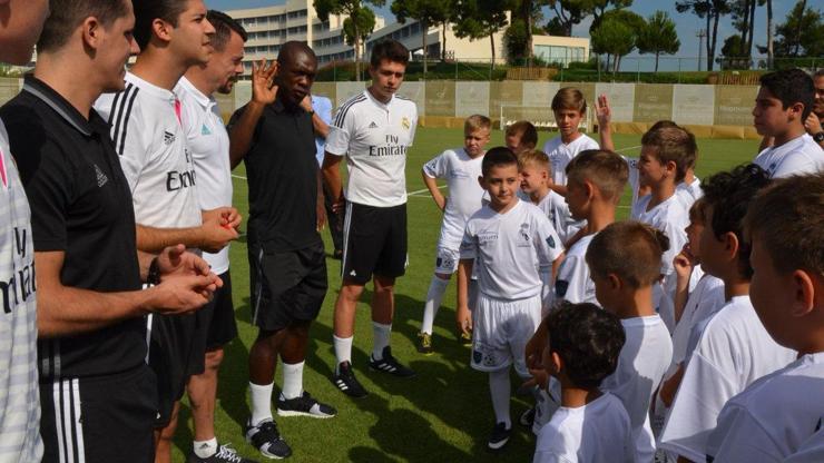 Seedorf, Antalyadaki Real Madrid Vakfı Futbol Okulunun açılışını yaptı