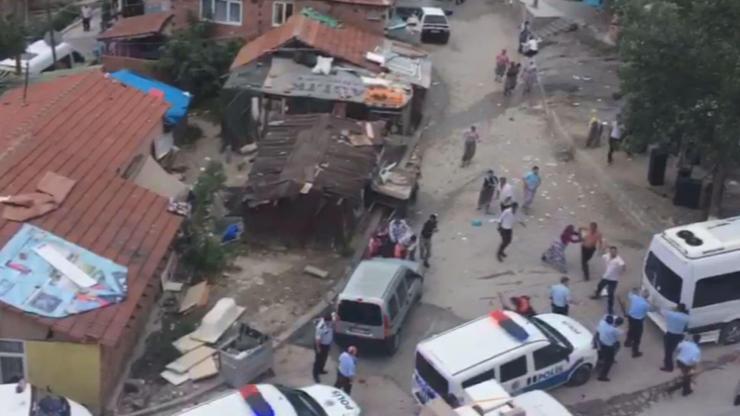 Kavgayı ayırmaya gelen polislere saldırdılar: 3 polis yaralı