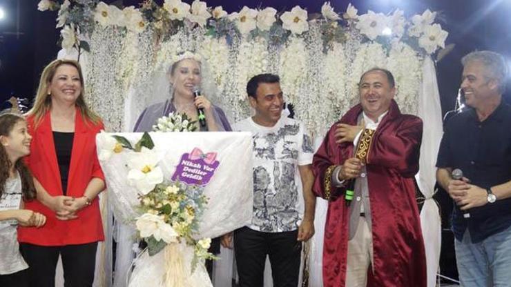 Funda Arar’a sürpriz nikah