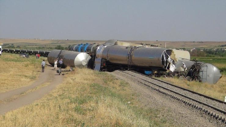 Diyarbakır’da yük treni raydan çıktı