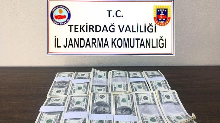 Sahte dolarlarla yakalandılar