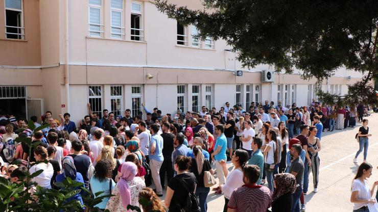 Zabıt katibi adayları, klavye sınavında yarıştı