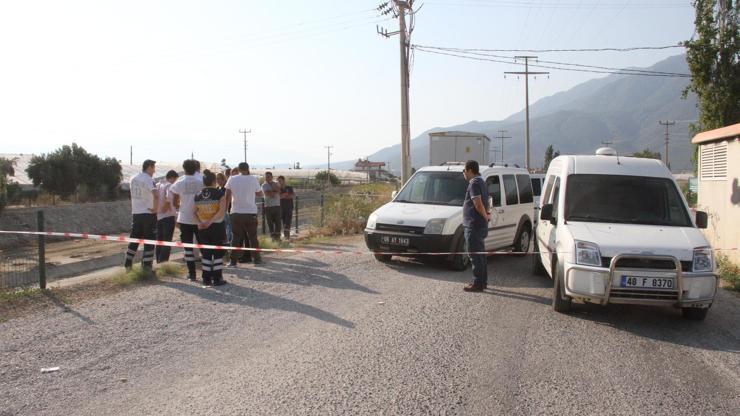 Köprü korkuluklarına asılı bulundu