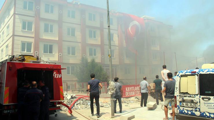 Fotoğraflar // Topkapıda okulda yangın paniği