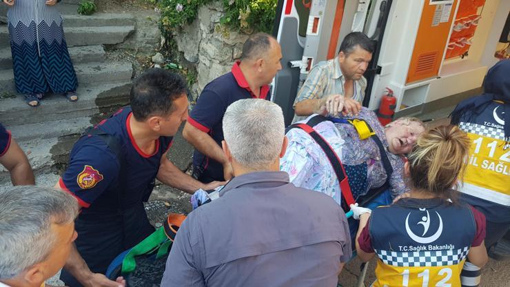 Yaşlı kadın, eşyaları yakarken kendini yaktı