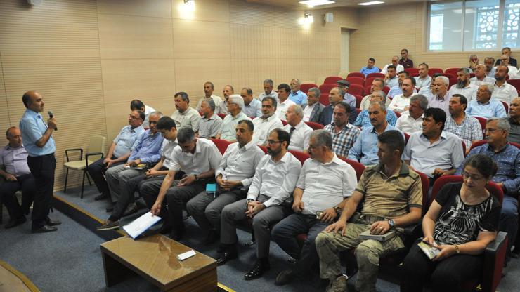 Nizip Kaymakamı muhtarla buluştu