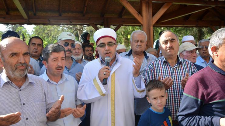 Korkutelide hacı adayları uğurlandı
