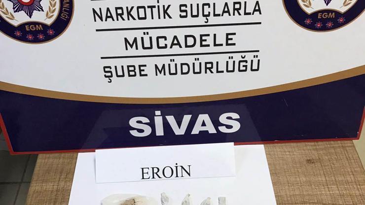 Sivasta 7 gram eroinle yakalandı