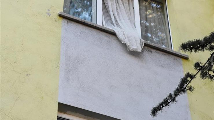 Kadın 2. kattan düştü, 1 kişi gözaltına alındı