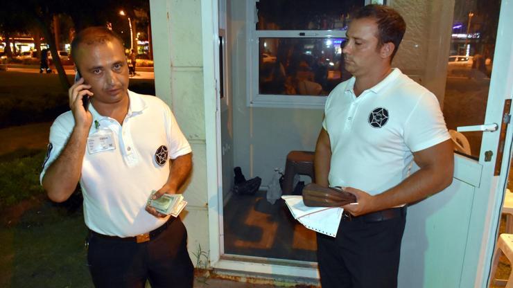 Buldukları içinde 2 bin 426 dolar olan çantayı polise teslim ettiler