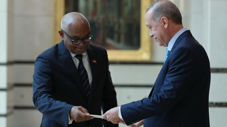 Cumhurbaşkanı Erdoğana, Angola Büyükelçisi Patriciodan güven mektubu