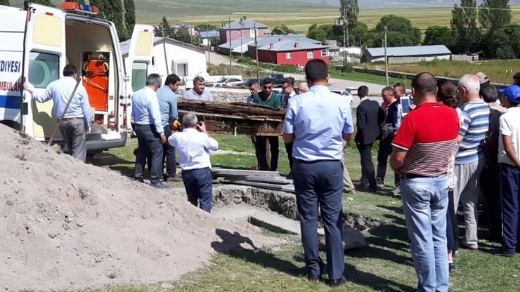 Rus subay Karloviç, yine Ardahana defnedildi