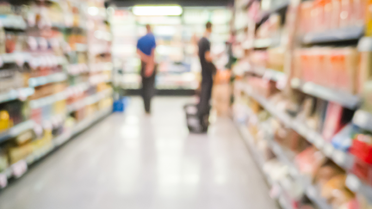 Marketin önünde dilenirken hayatı değişti