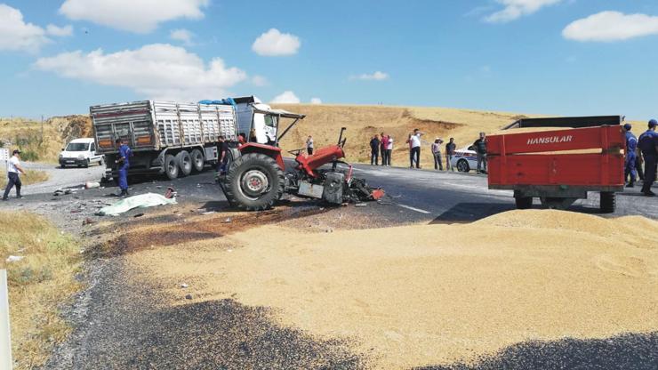 TIR ile traktör çarpıştı: 1 ölü