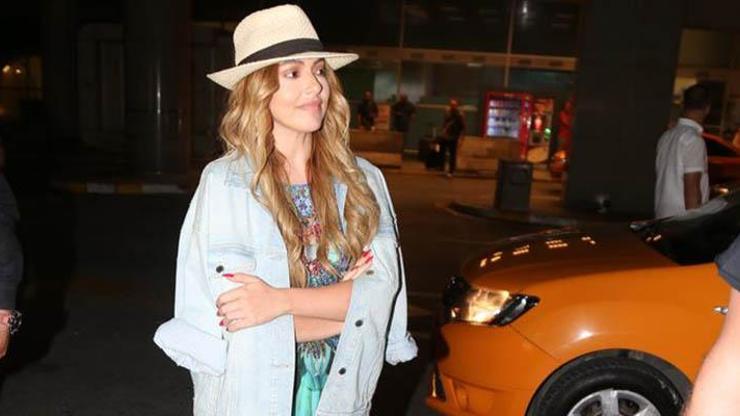 Hadise: Zor bir süreçten geçiyoruz