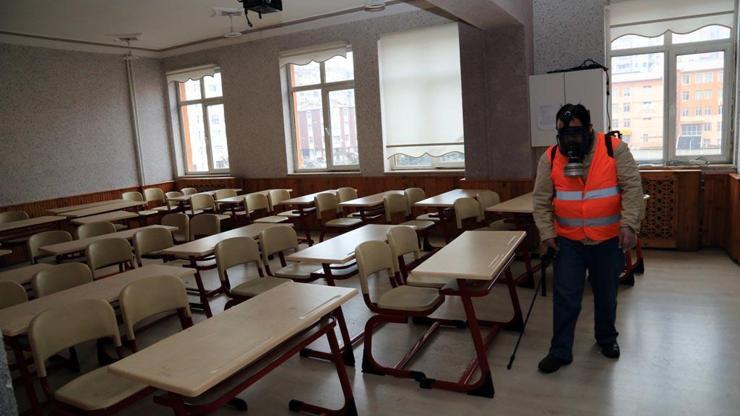 Melikgazi Belediyesi, okullarda ilaçlama çalışması yaptı