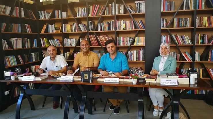 Çınarlı Kitap Kafede yazar söyleşileri