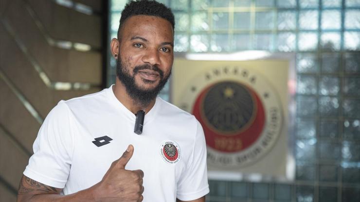 Stephane Sessegnon Gençlerbirliğinde kaldı