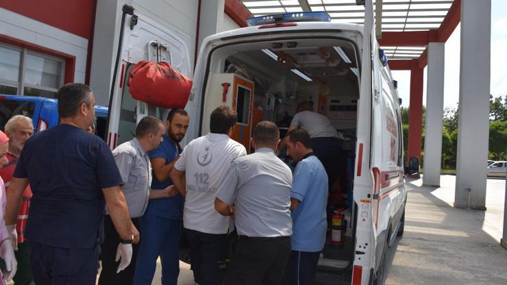 Traktör bahçe duvarını yıktı; sürücü yaralandı