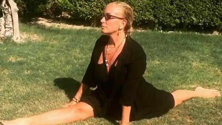 Saba Tümer yoga yaptı