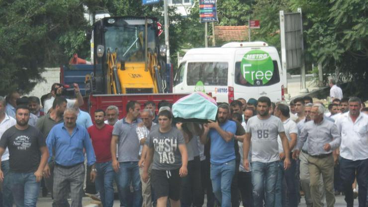 11 yaşındaki Berrak son yolculuğuna uğurlandı