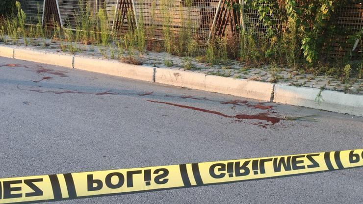 Yolda yürürken bacağından vuruldu