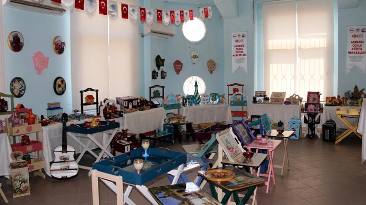 Kursiyerler çalışmalarını sergiledi